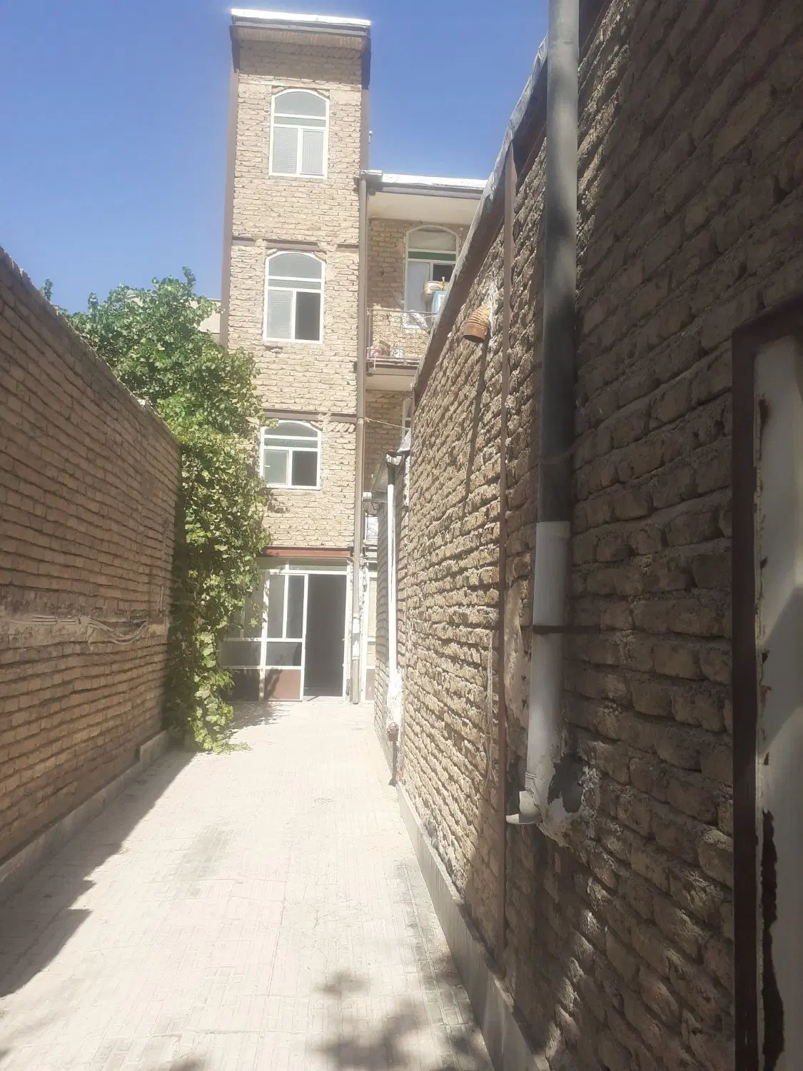 فروش ملک مسکونی +تجاری