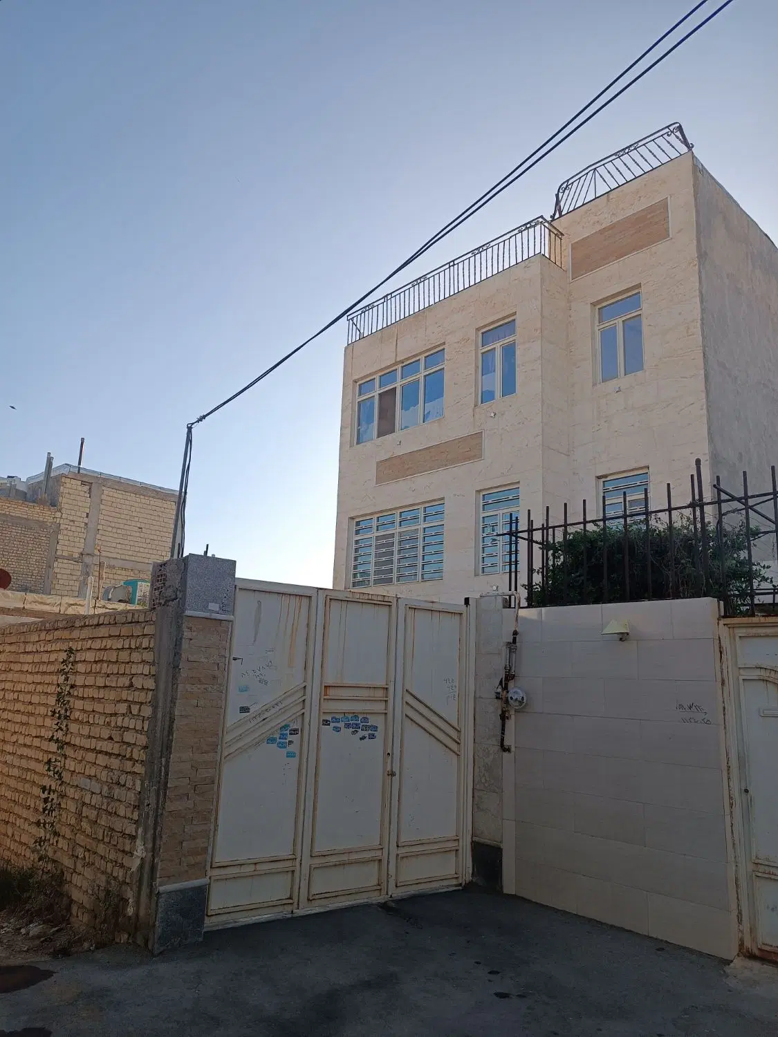 منزل دوطبقه