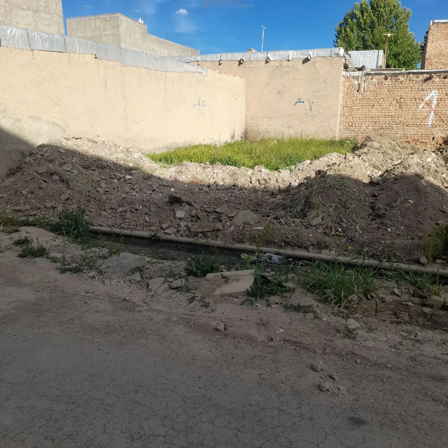 زمین ۹۰ متری مسکونی