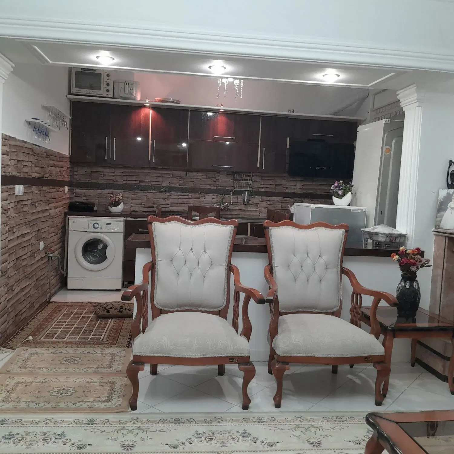اجاره آپارتمان نزدیک خیابان اصلی