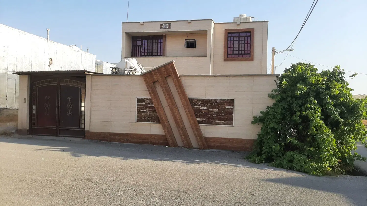خانه ویلایی  با زیر بنا ۱۵۰ دونبش