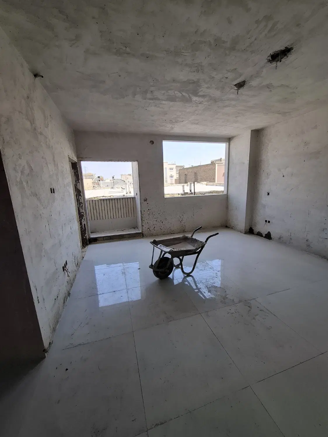 واحد ۸۰ متری دوخوابه کلید نخورده کشاورز