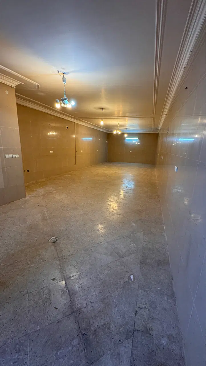 مغازه نیم طبقه