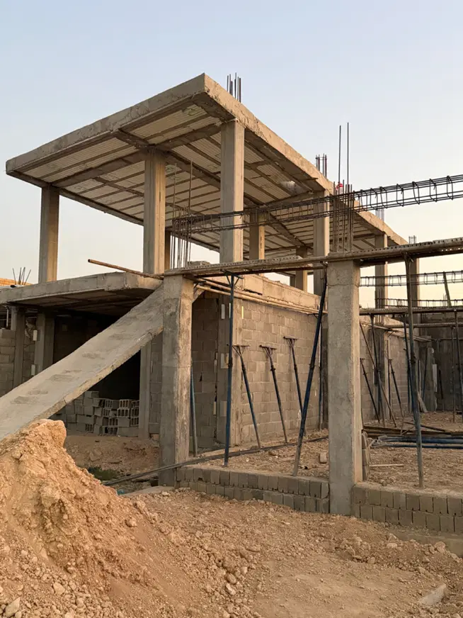 ساختمان ۲ طبقه نیمه کاره کلدوزخ یک