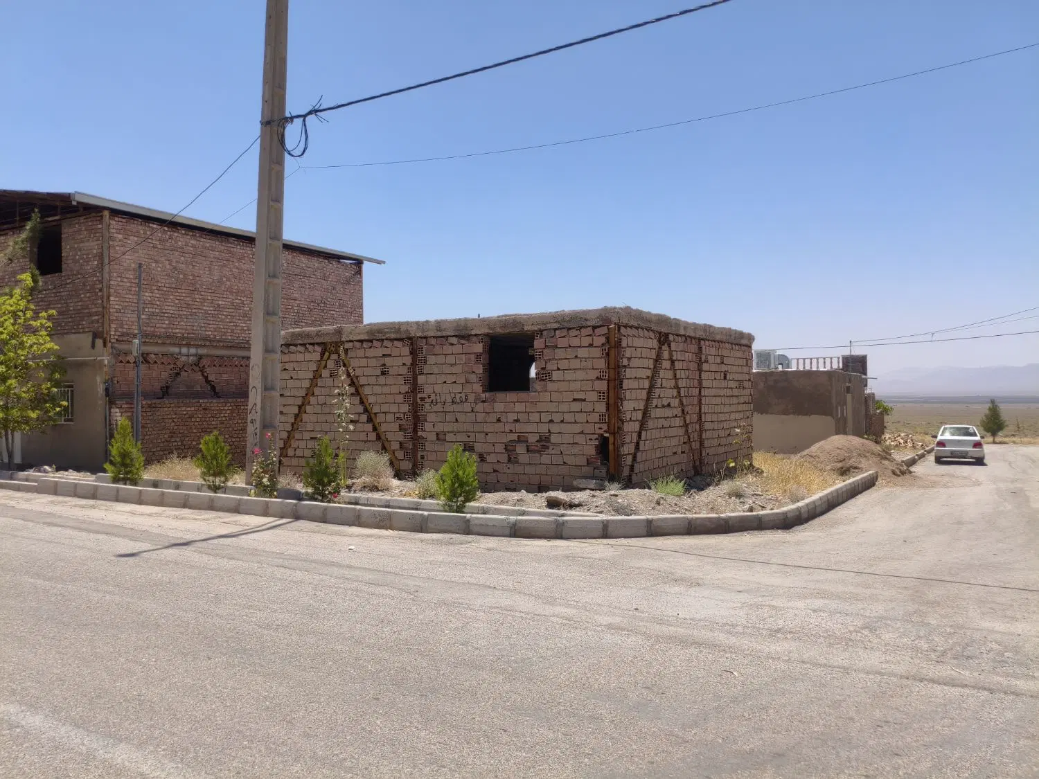خانه نیم ساز