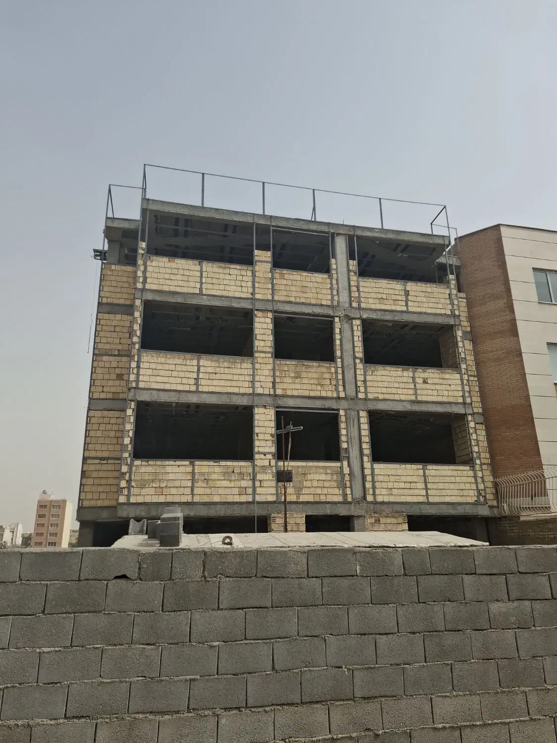 پیش فروش آپارتمان۱۰۵و۱۲۵ خ گلستان خ گل بنفشه