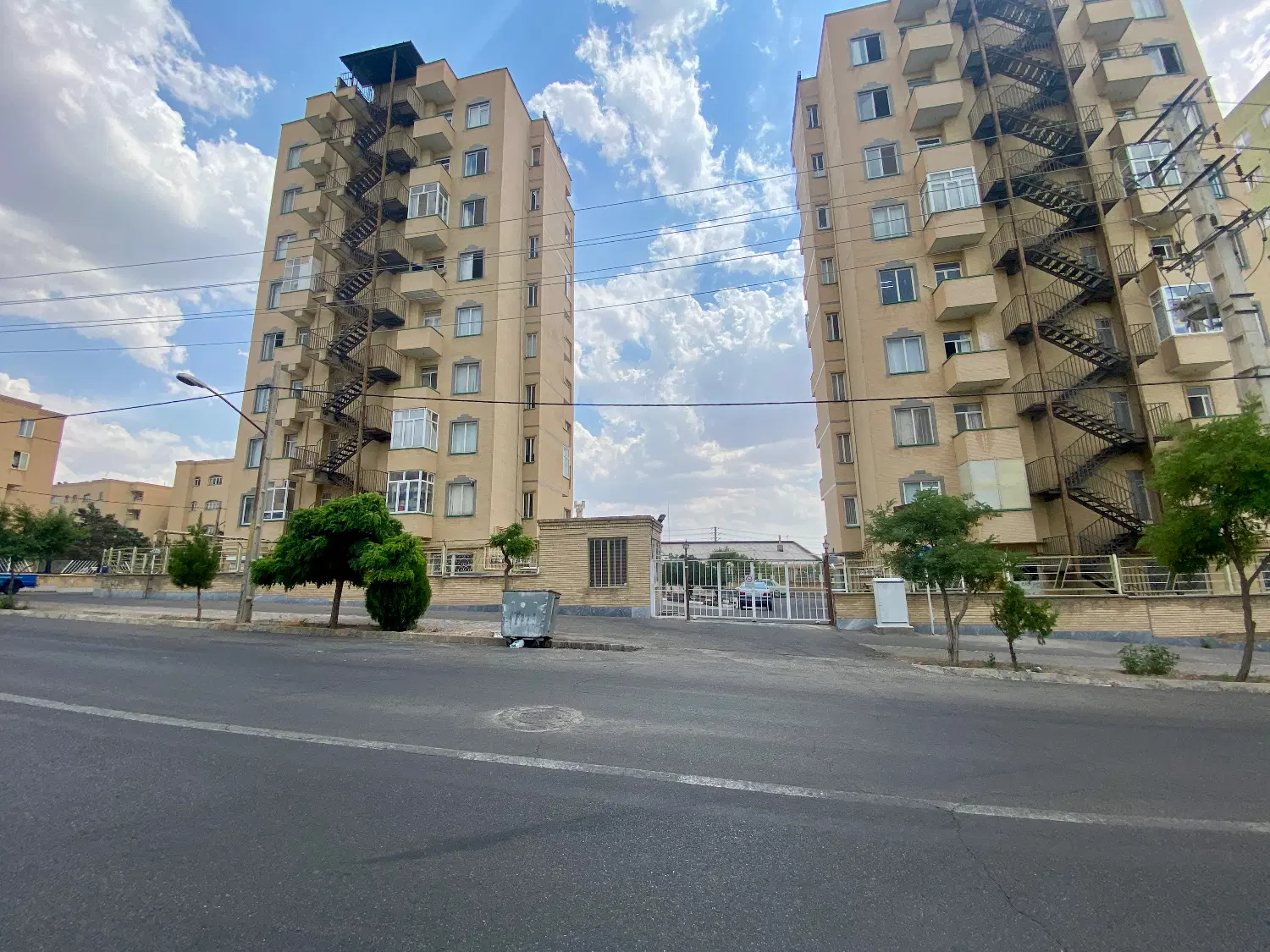 فروش واحد مسکونی در فاز یک سهند