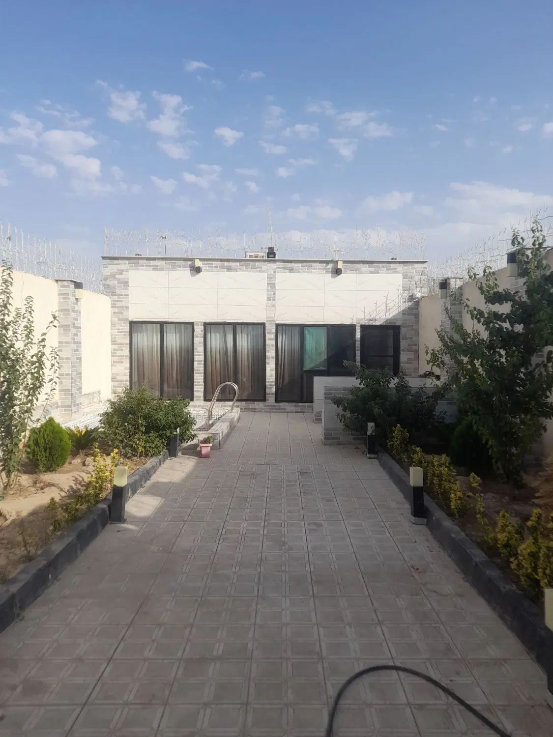 خانه ویلایی ۲۰۰ متری مسکونی