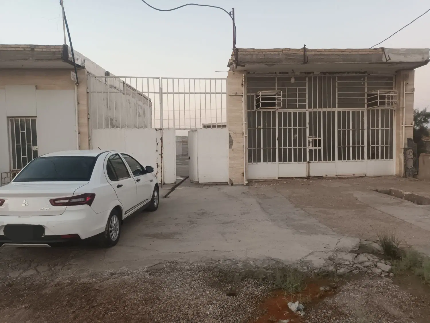رهن و اجاره زمین ۷۰۰ متر مشتمل بر سوله ۴۰۰متر