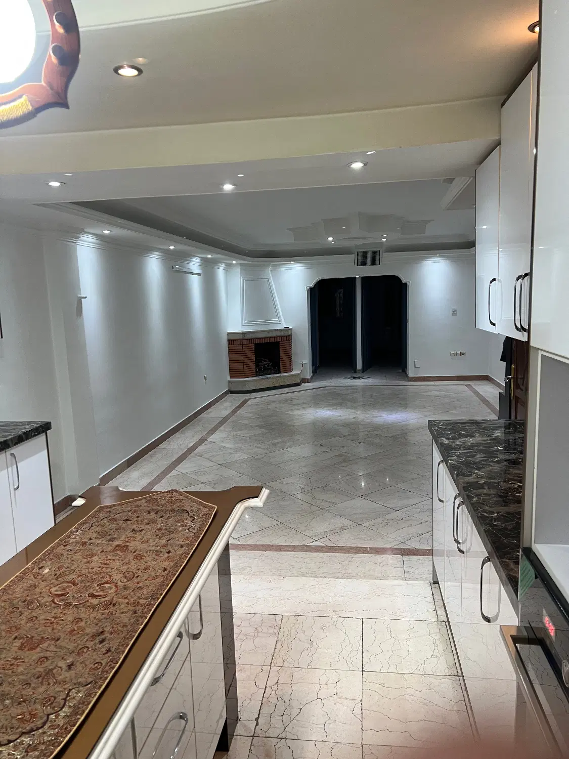 سلام.۱واحد اپارتمان فول امکانات فروشی خیلی شیک