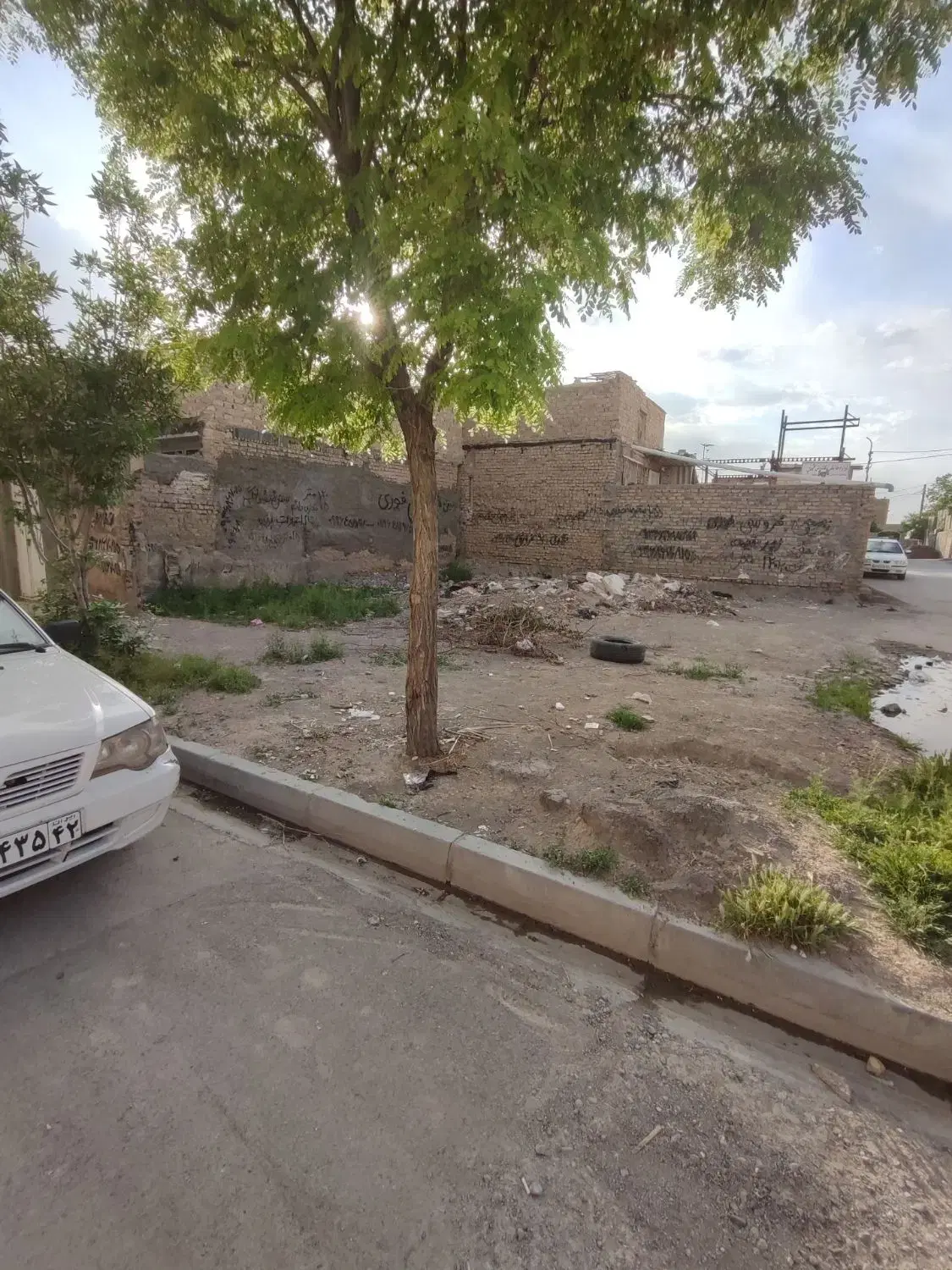 120 متر زمین مسکونی و تجاری