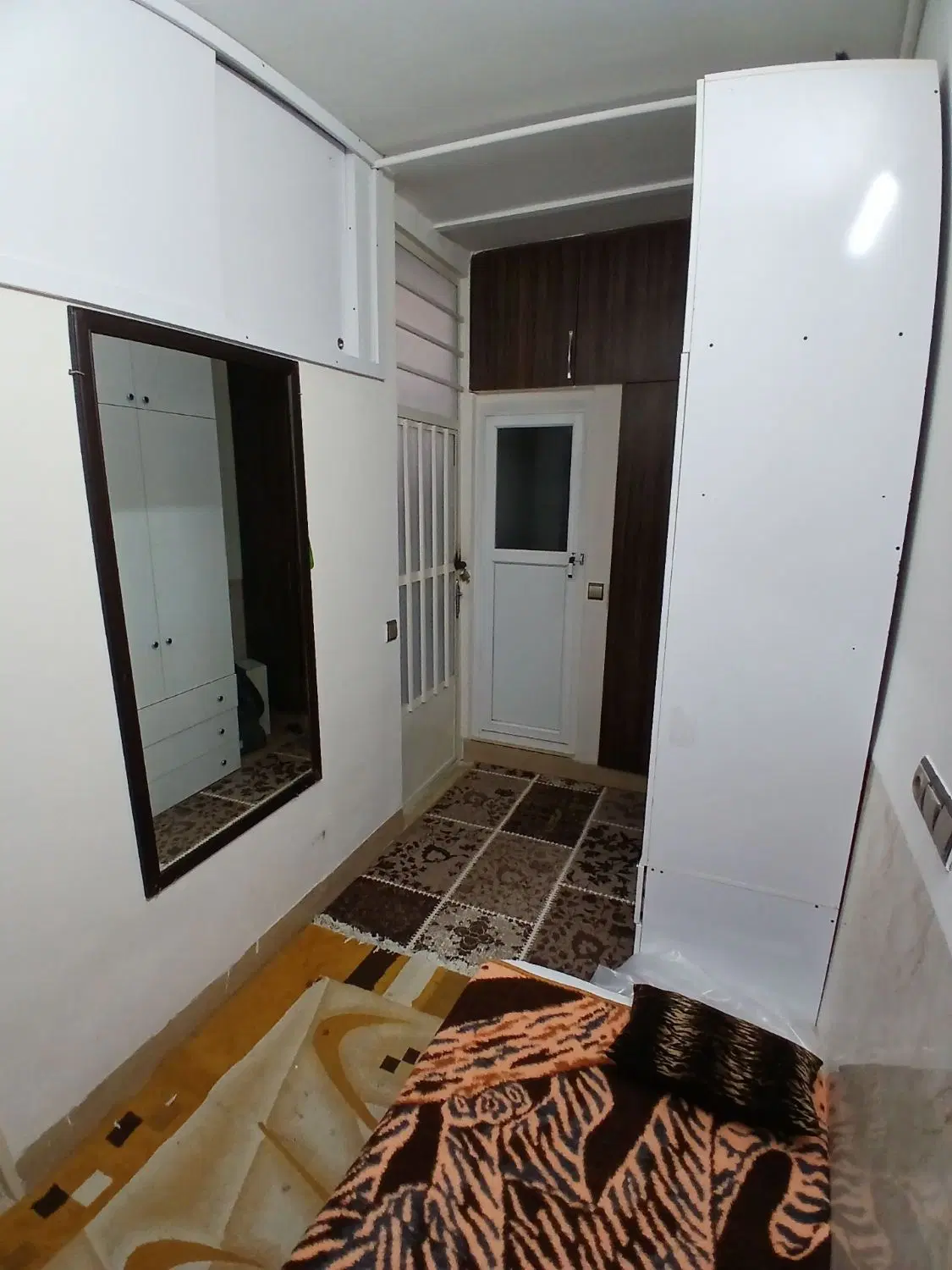 واحدمسکنی مستقل زمینی حیاط دار