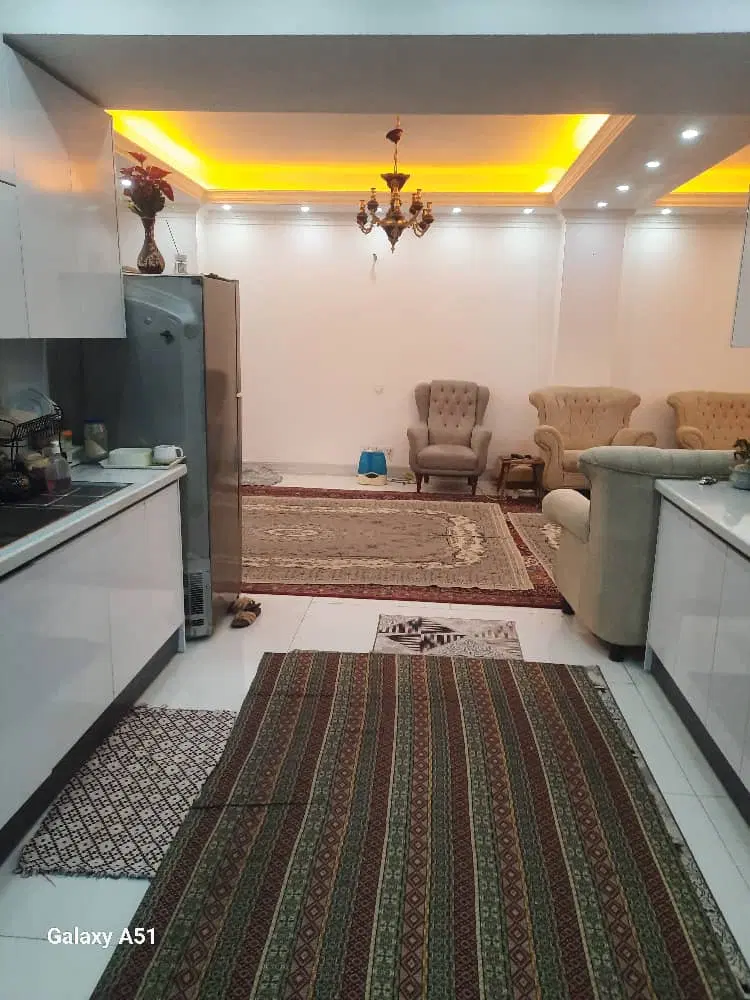 واحد 90 متری تختی پارکینگ انباری آسانسور