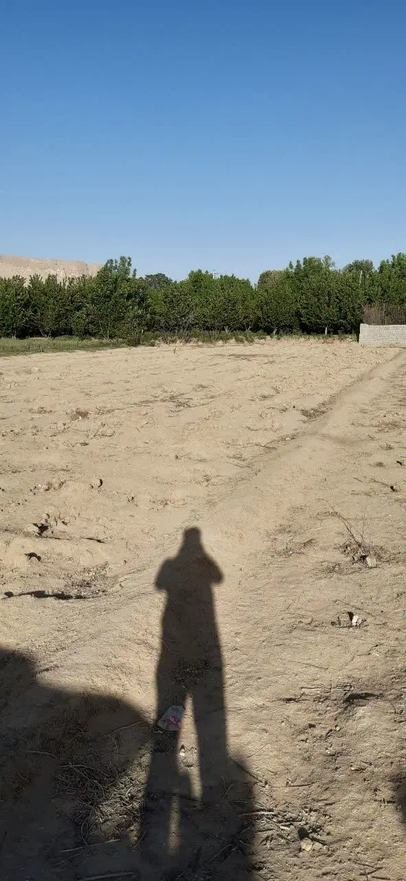 تهاتر این زمین با سنگ ساختمانی