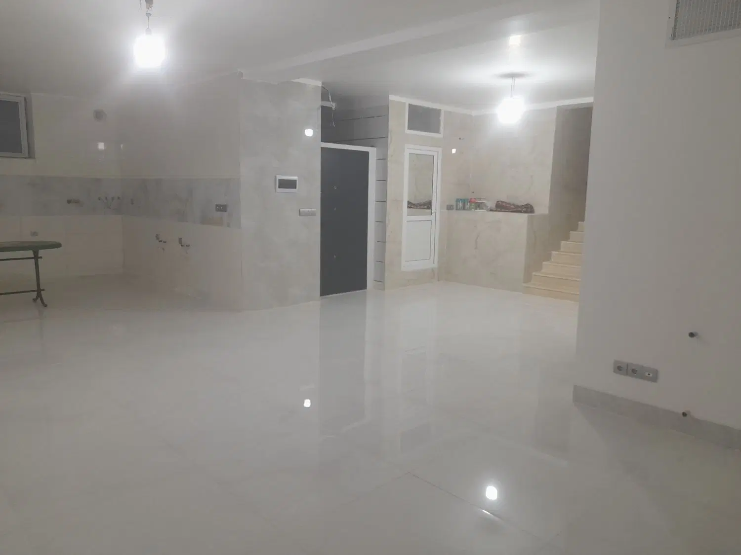 فروش منزل مسکونی طبقه بالا  زیر ۴ تومن