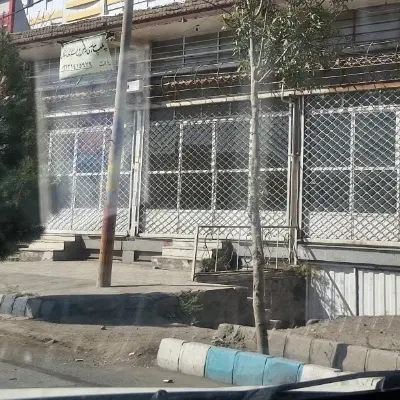 تجاری بر جاده تهران