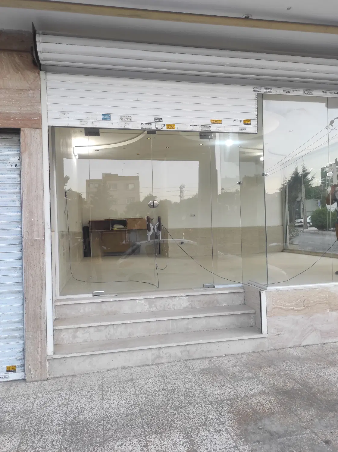 مغازه تجاری سه نبش ۴۰ متری پیروزی