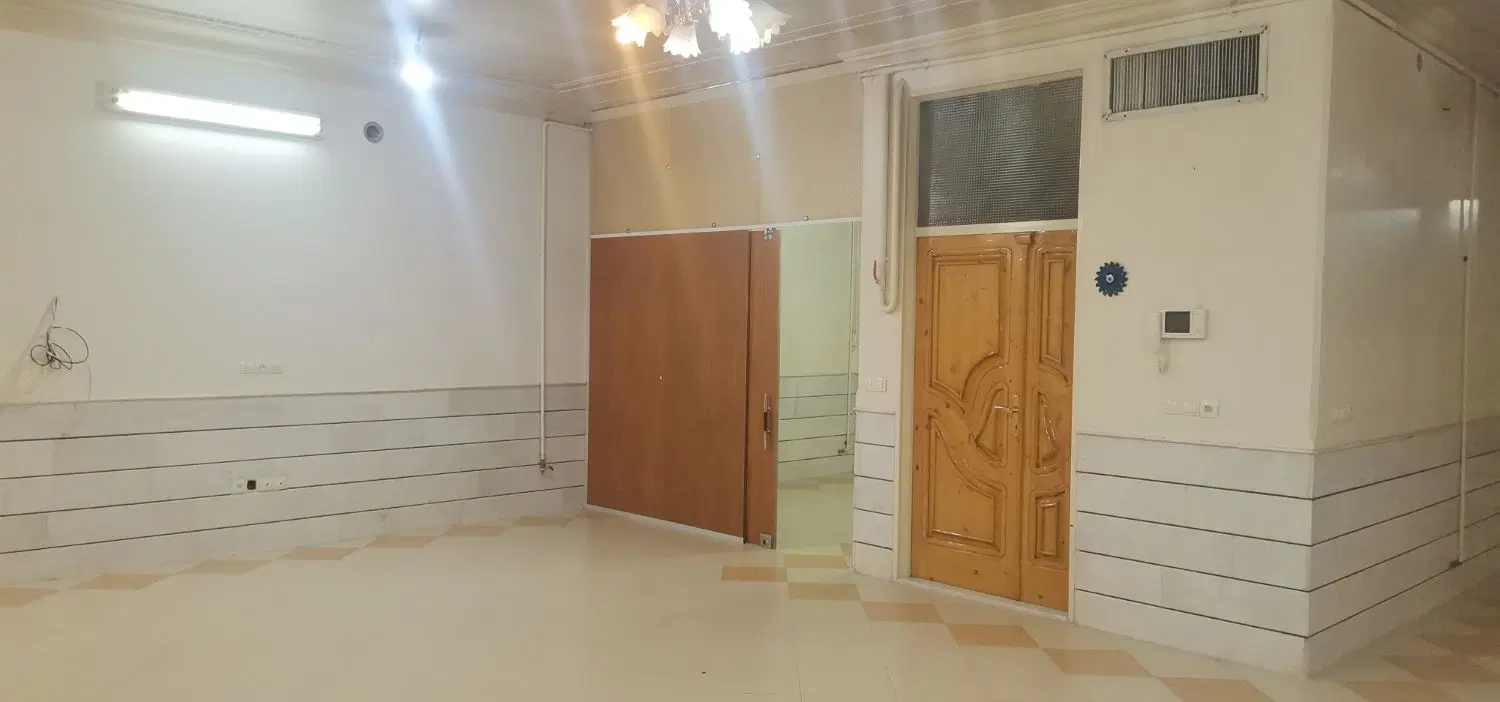 منزل اجاره ای ازادشهر طبقه اول