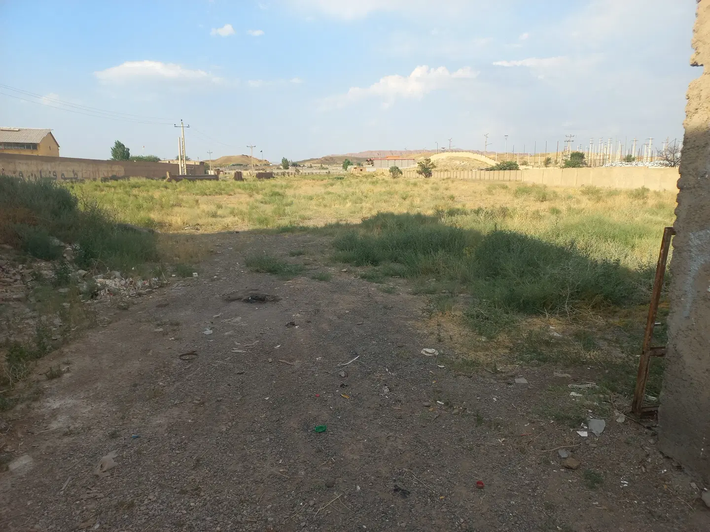 زمین خالی جهت پارکینگ یا نجاری یا غیره