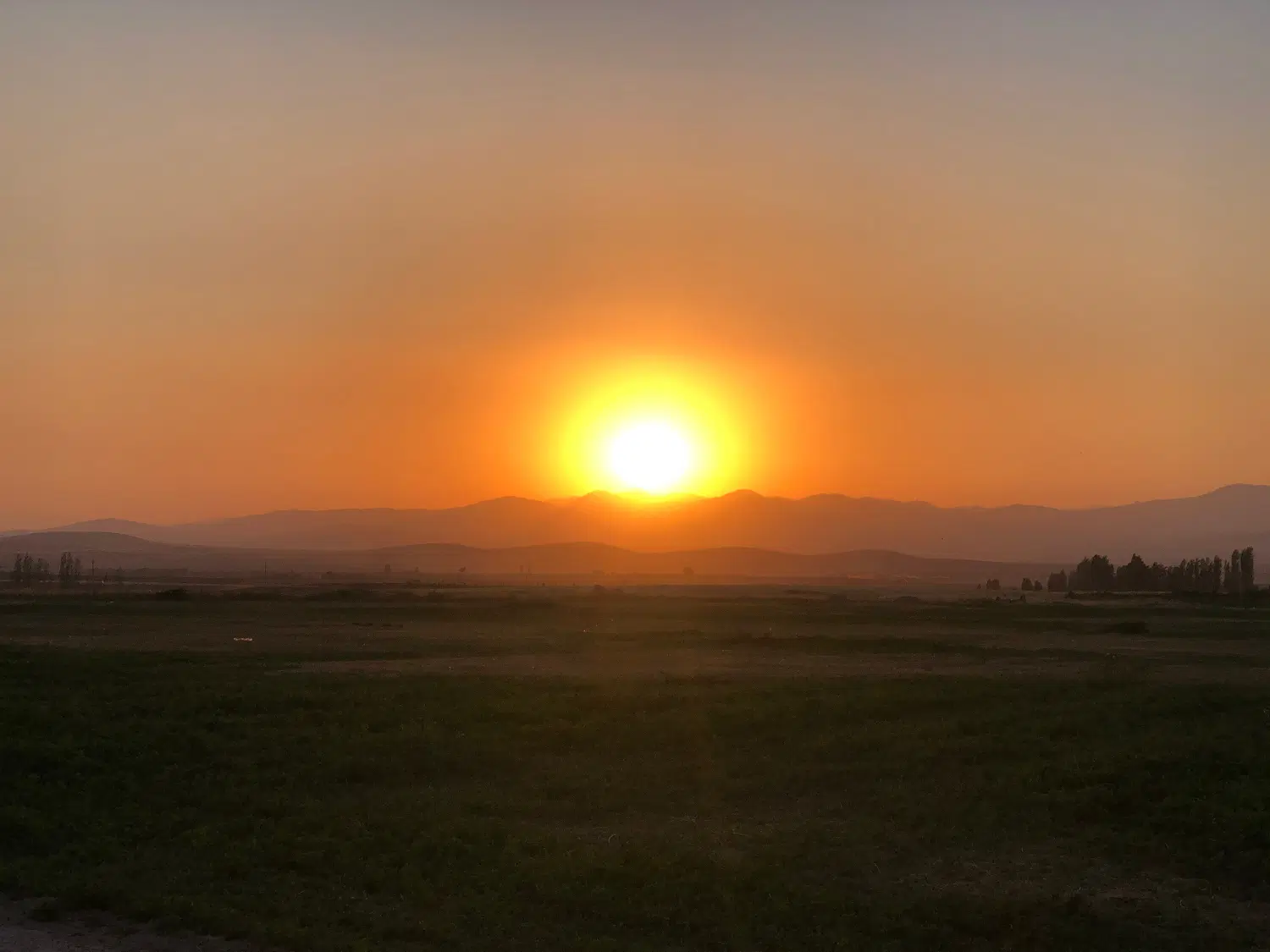 زمین بر اتوبان قروه به سمت سنندج