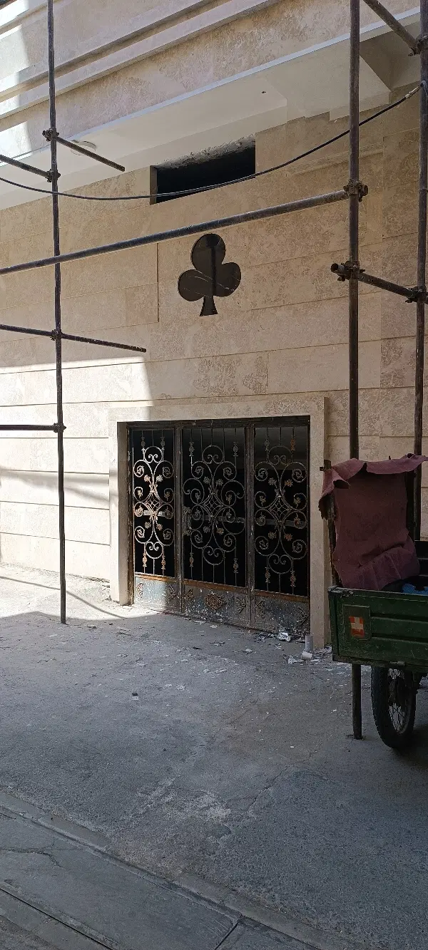 فروش زیر زمین خیابان اول