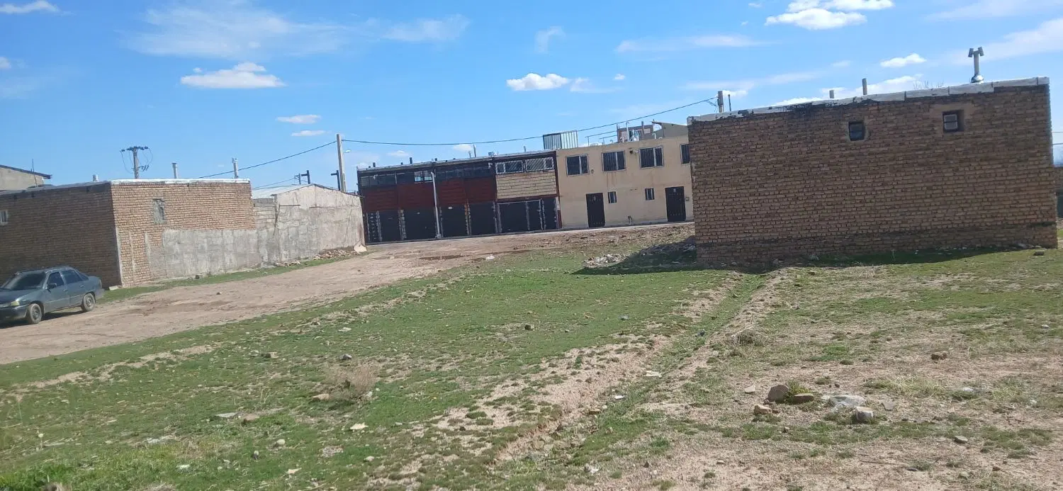 زمین زویار