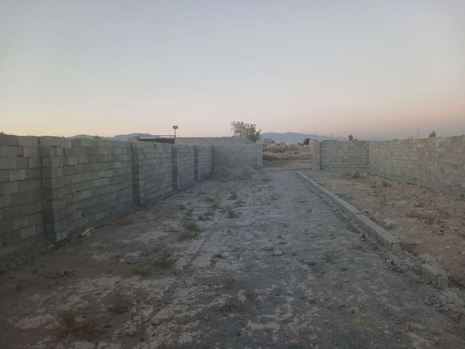 زمین 4 دیواری سندار
