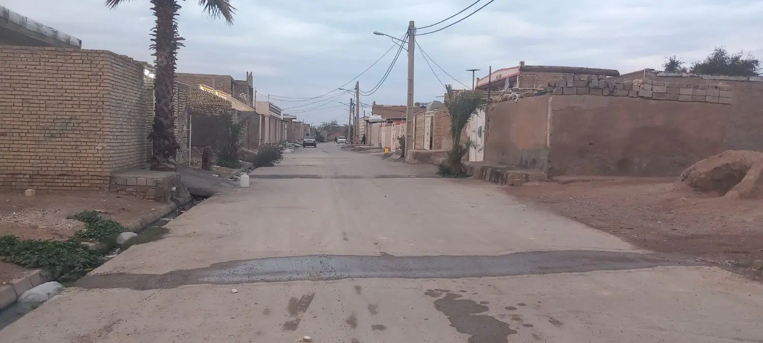 یک قطعه زمین ۱۰۰ متری بفروش میرسد