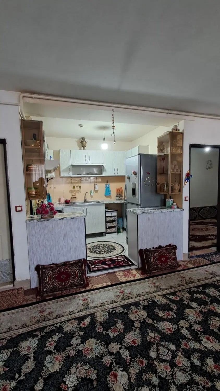 واحد ۸۰ متر غرق در نور