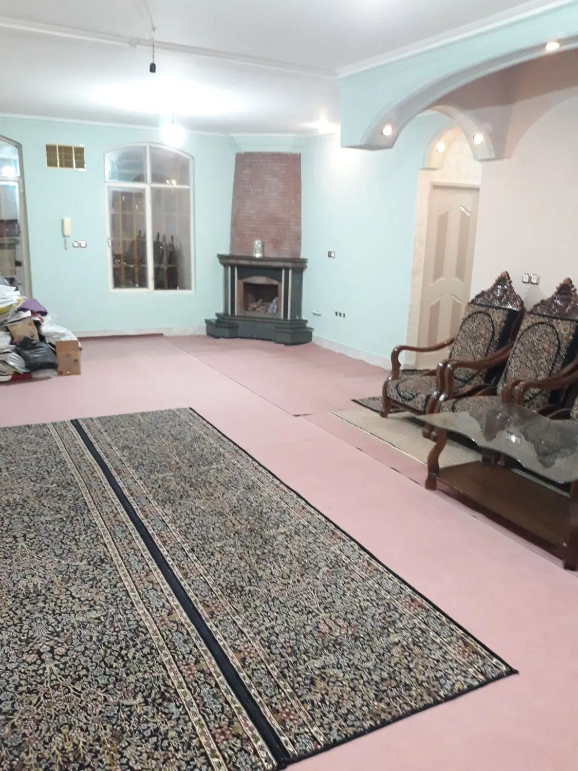 اجاره آپارتمان ۱۳۰ متری طبقه اول خیابان رازی
