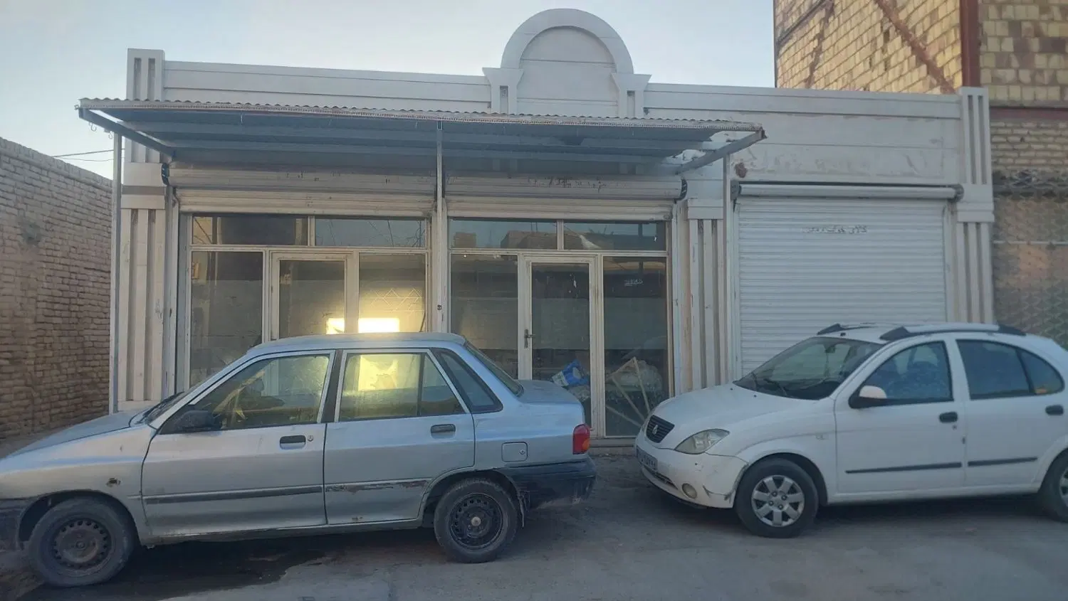 فروش دو درب  مغازه در خیابان فرهنگ