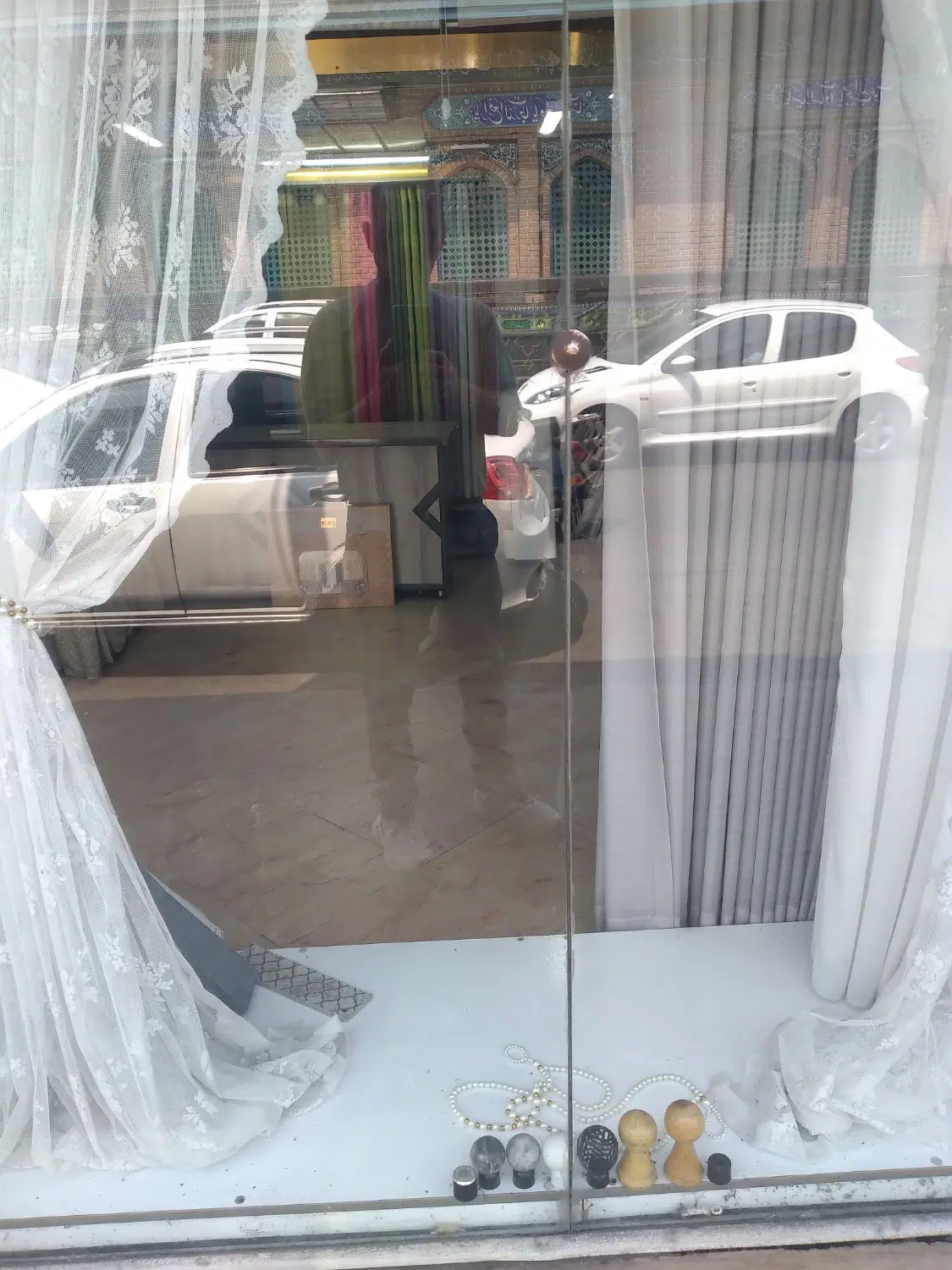 یک باب مغازه ۱۰۰ متری جهت رهن و اجاره