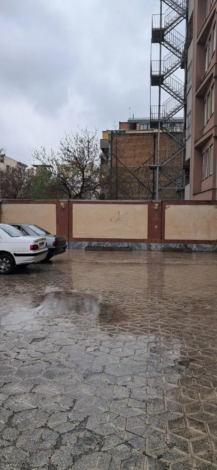 فروش حیاط ویلایی در قلب شهر