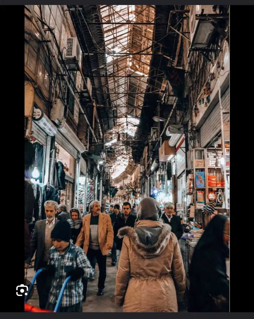یک مغازه نیم بابی با زیر زمین در بازار جعفری