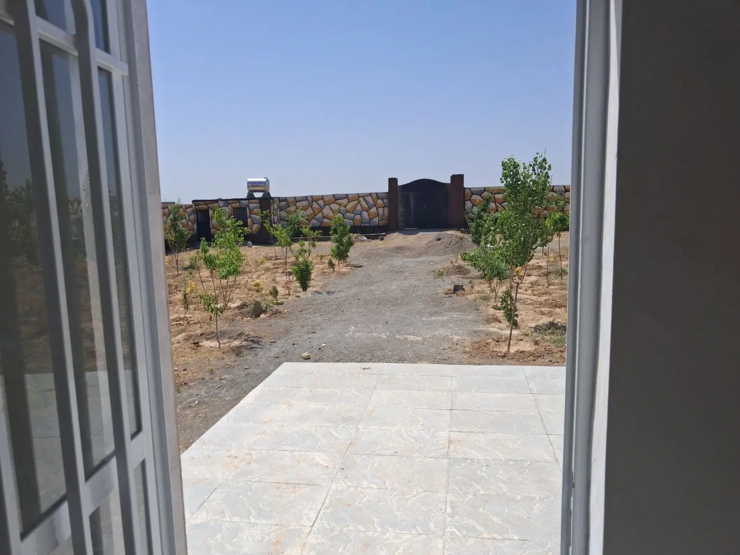 باغ ۱۰۰۰ متری . سند شش دانگ