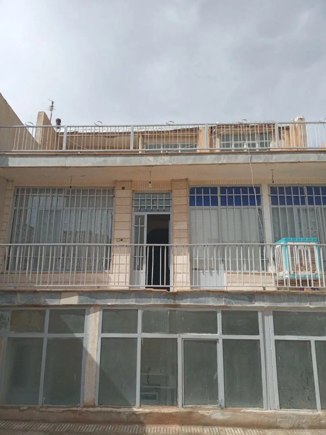 خانه ویلایی  سه طبقه