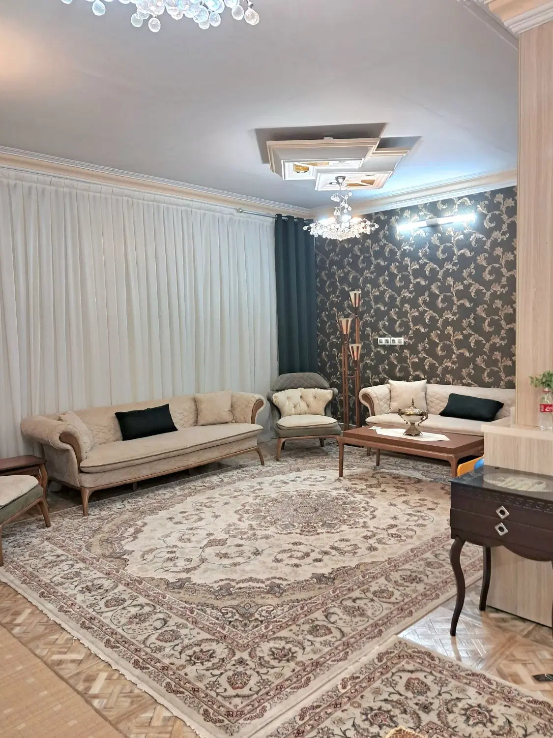 ویلایی تمیز نزدیک بلوارباهنر