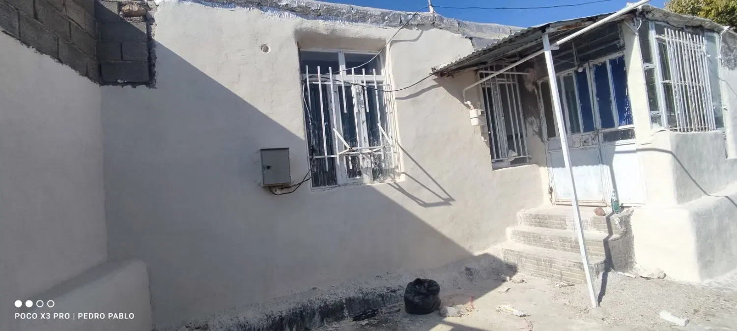 یک باب منزل با نور مناسب و حیاط ماشینرو و دلنشین