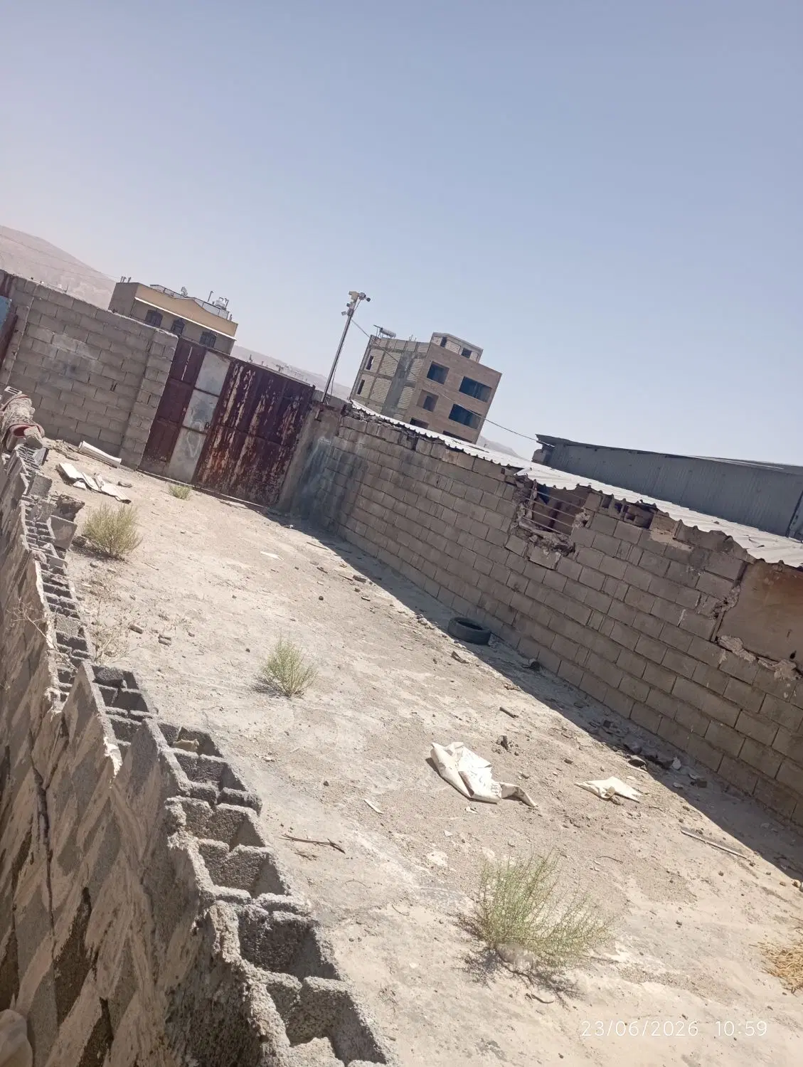 گاراژ  انباری سر باز