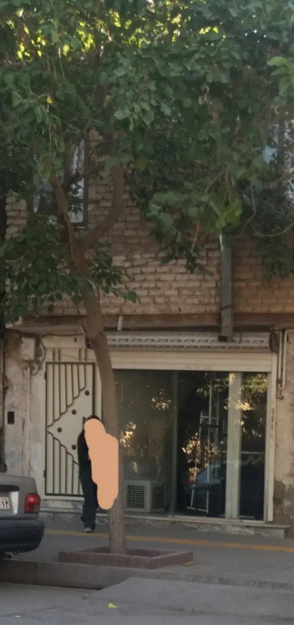 خونه با مغازه به فروش میرسد