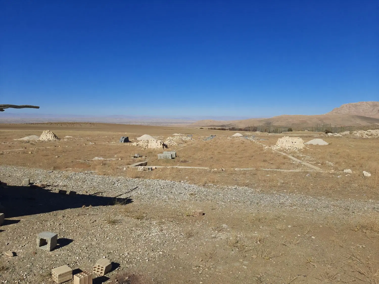 زمین با کاربری مرغداری