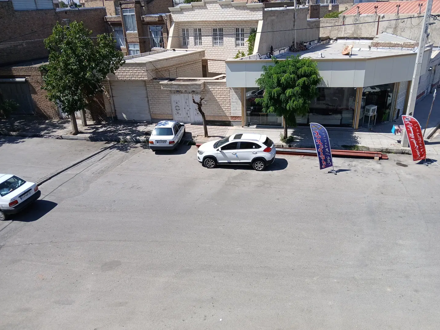 خانه مسکونی دو طبقه