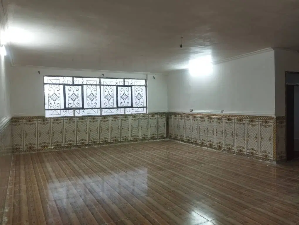 فروش واحد ۱۴۰ متری طبقه دوم دو خواب خام