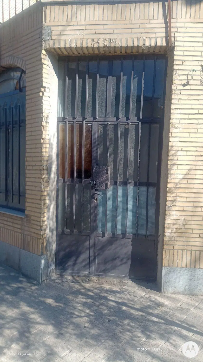 یک باب مغازه ۱۵ متری دو نبش