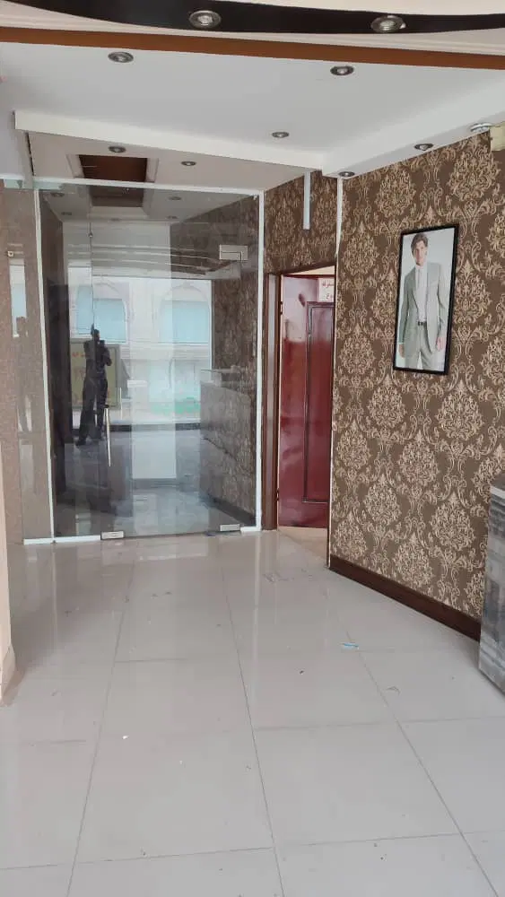 فلت 150متری جنب فرش شیوا 400با 35کرایه