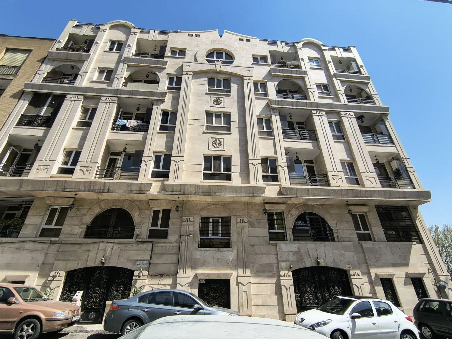 ۸۴متر آپارتمان.فردوس غرب