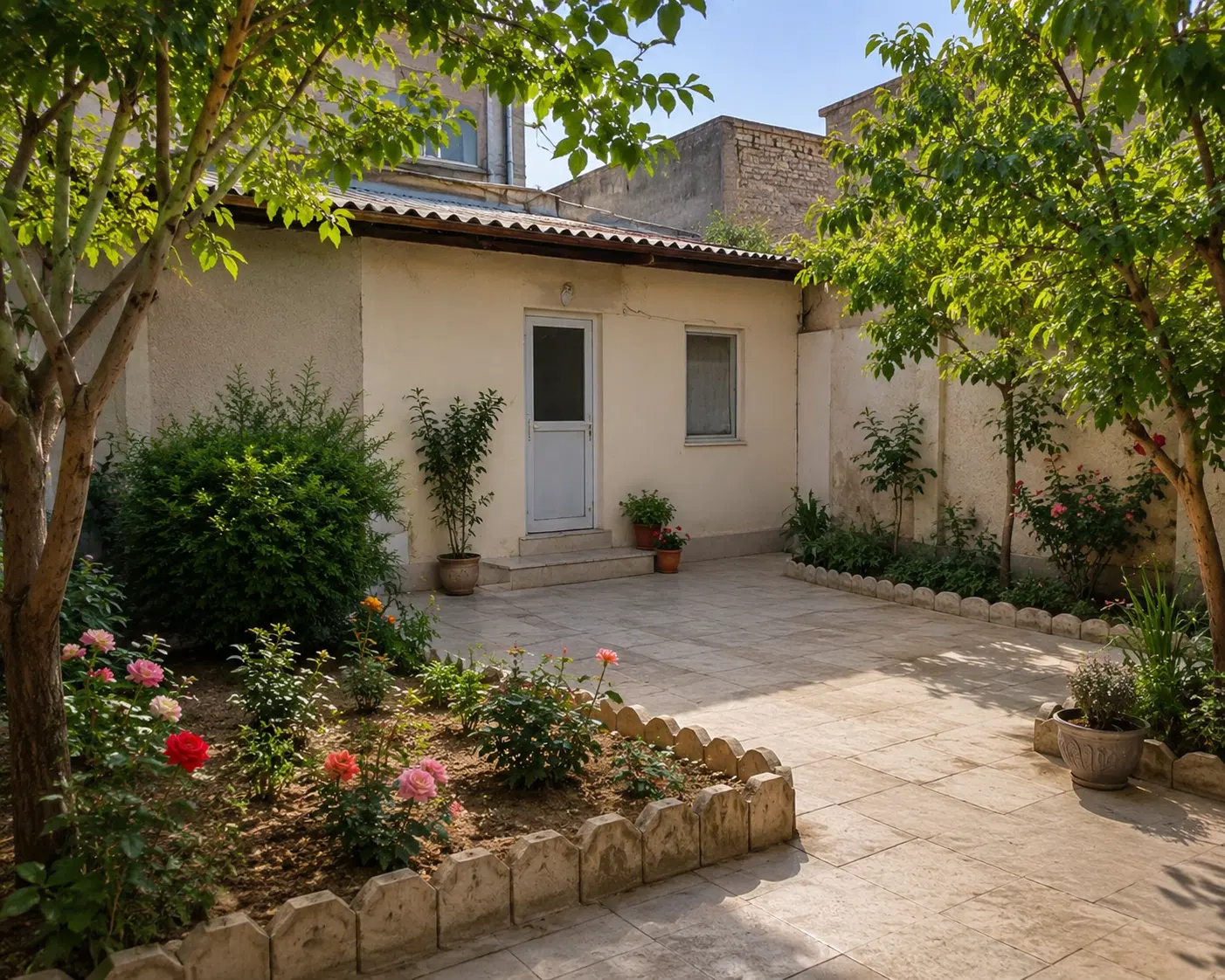 اجاره یک در اتاق مستقل در حیاط خانه ویلایی