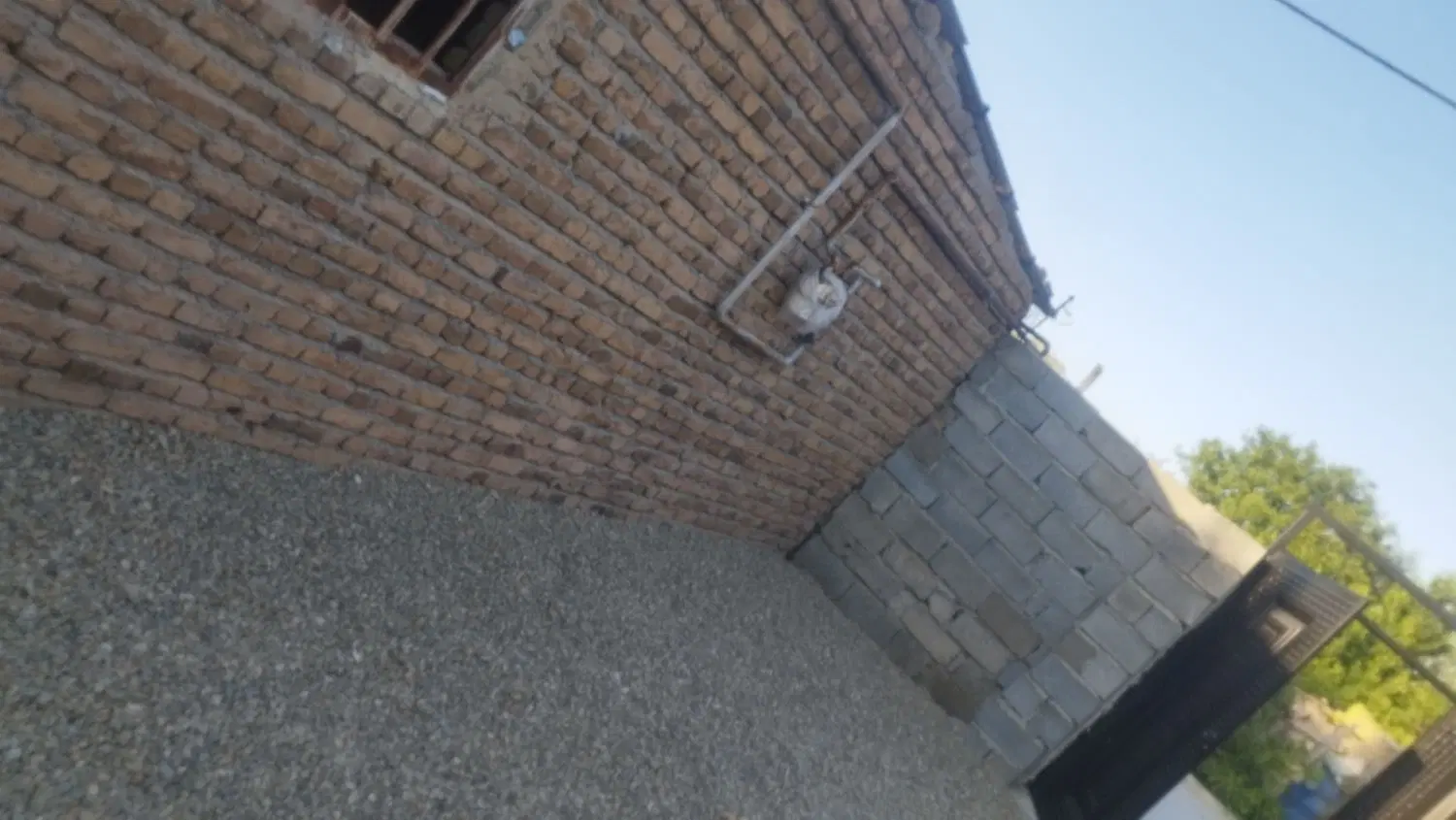 خانه نیمه ساخته در روستای عربلوی بیشه