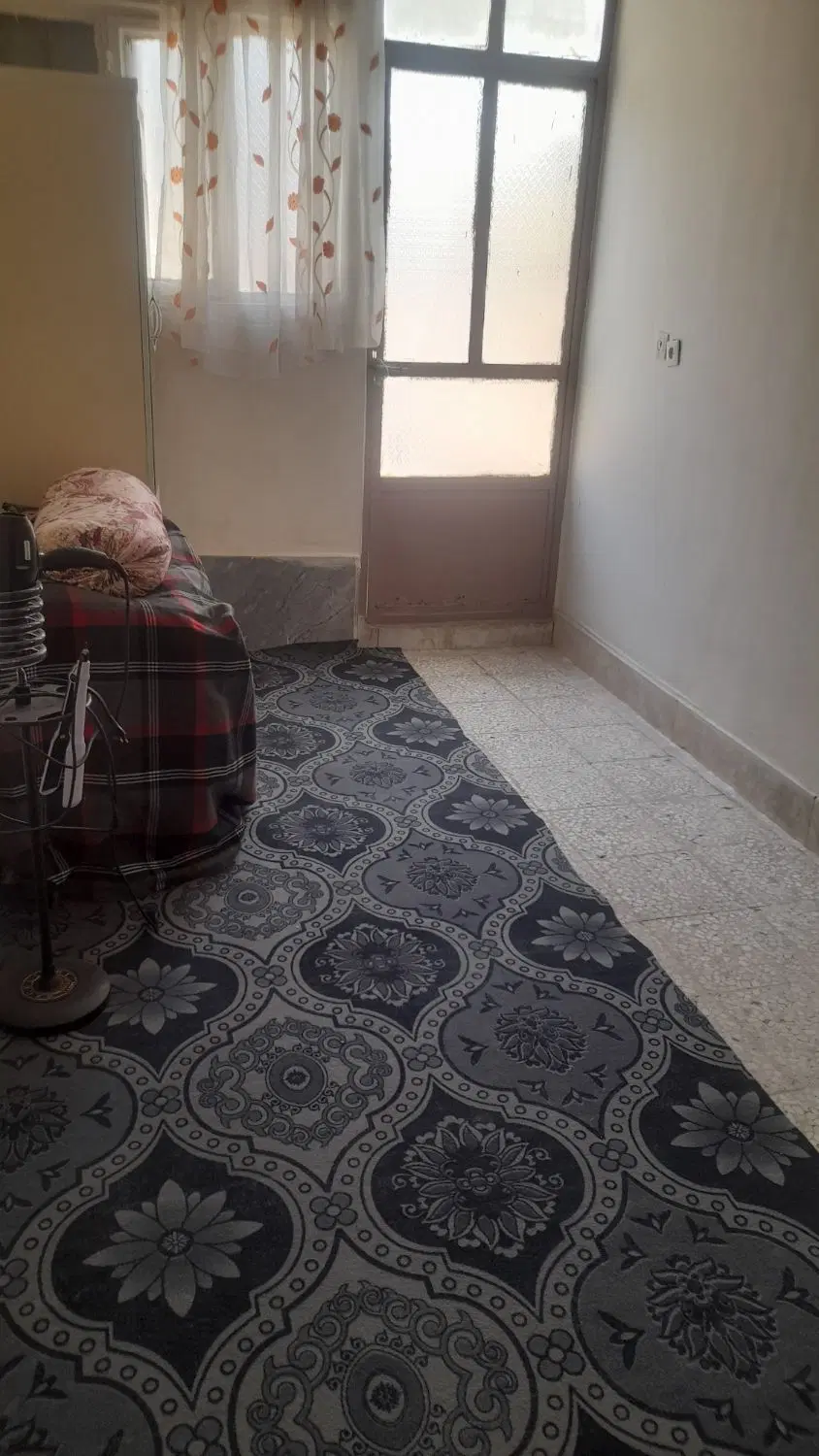 خانه ۹۰ متری طبقه سوم