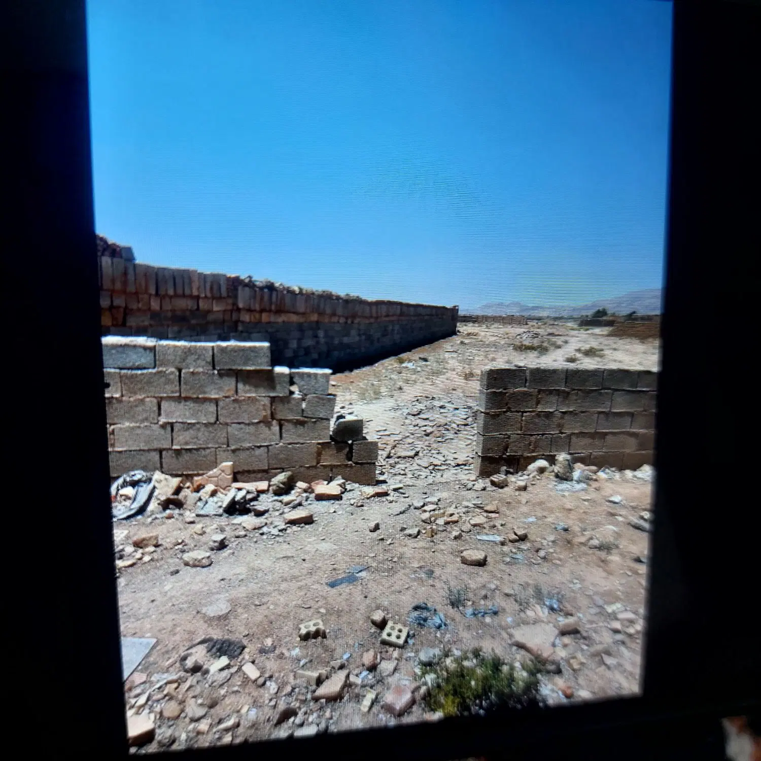 زمین فروشی
